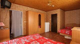 Гостевой дом na Desantnikov Коктебель Стандартный четырехместный номер-4