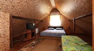 Гостевой дом na Desantnikov Коктебель Трехместный номер с общей ванной комнатой-4