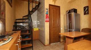 Гостевой дом na Desantnikov Коктебель Улучшенный трехместный номер-1